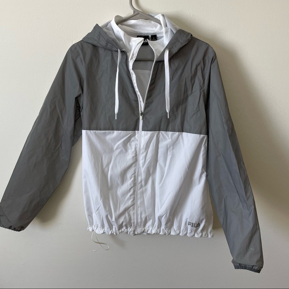 *HOT ITEM* Fila Reflective Running Windbreaker - Picture 3 of 10